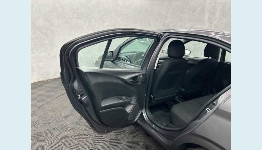 FIAT FIAT CRONOS DRIVE 1.0 FLEX MANUAL 4P - CINZA - 2023 Foto 9 (Grande)