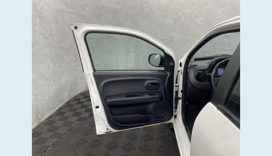 FIAT FIAT MOBI LIKE 1.0 FLEX MANUAL 4P - BRANCO - 2022 Foto 9 (Grande)