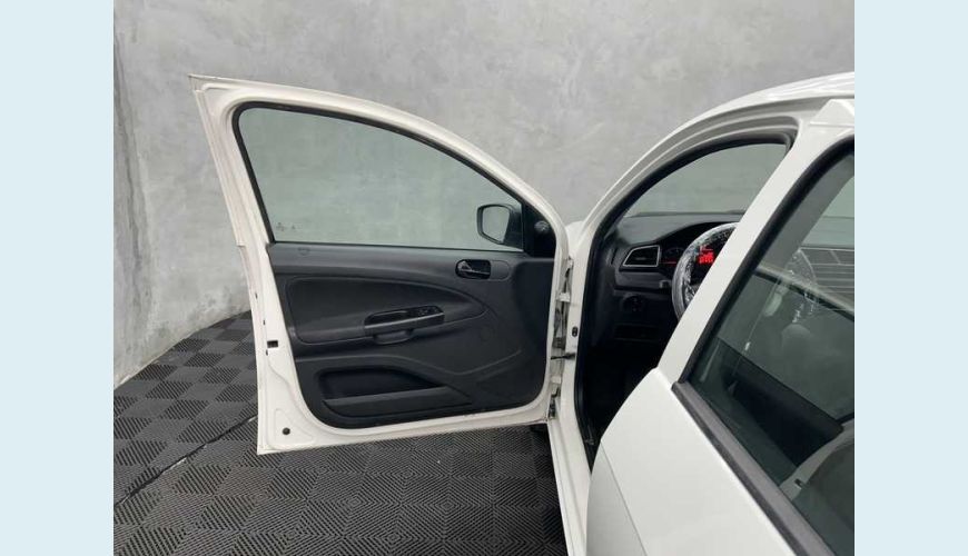VOLKSWAGEN VOLKSWAGEN VOYAGE 1.0 MPI FLEX MANUAL 4P - BRANCO - 2023 Foto 9 (Grande)