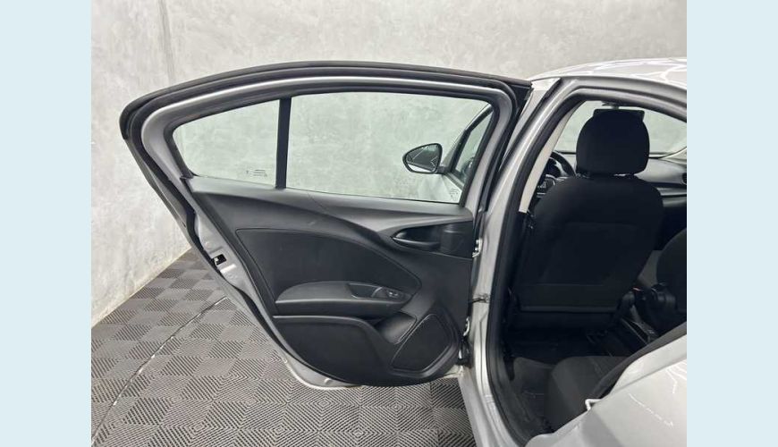FIAT CRONOS DRIVE 1.0 FLEX MANUAL 4P - PRATA - 2023 Foto 9 (Grande)