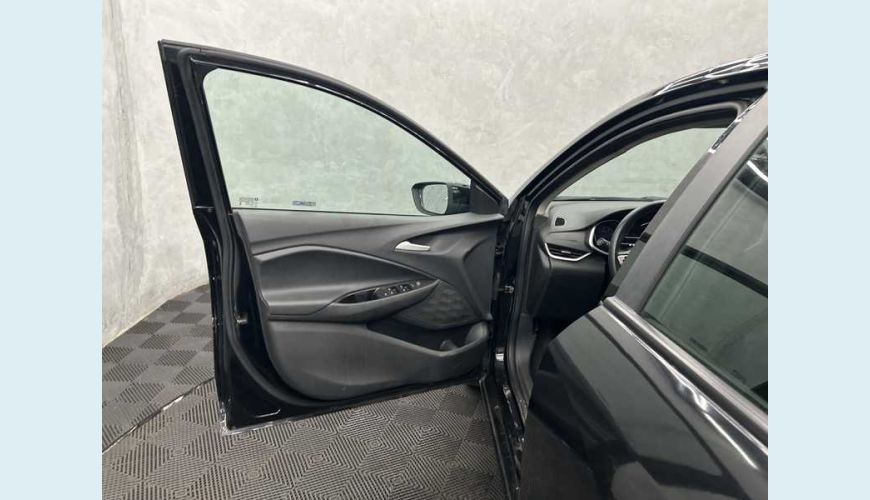 CHEVROLET ONIX LT 1.0 TURBO FLEX MANUAL 4P - PRETO - 2024 Foto 9 (Grande)