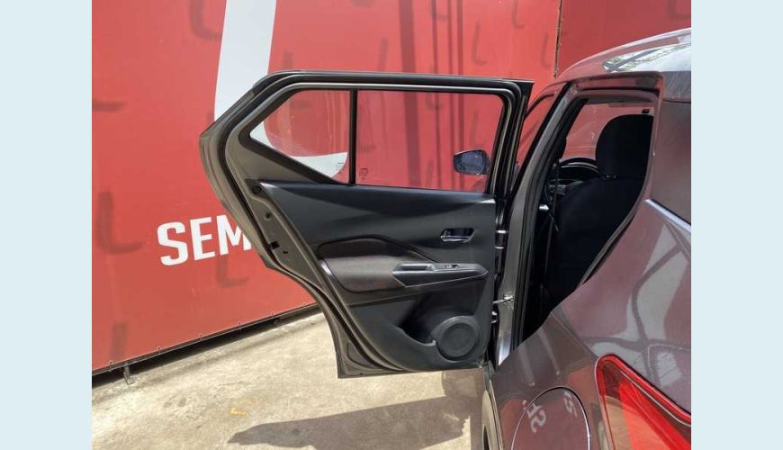 NISSAN KICKS SL 1.6 FLEX AUT. 4P - CINZA - 2018 Foto 9 (Grande)