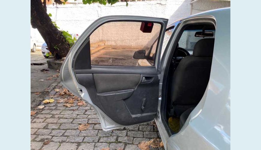 CHEVROLET CELTA LT 1.0 FLEX MANUAL 4P - PRATA - 2012 Foto 9 (Grande)