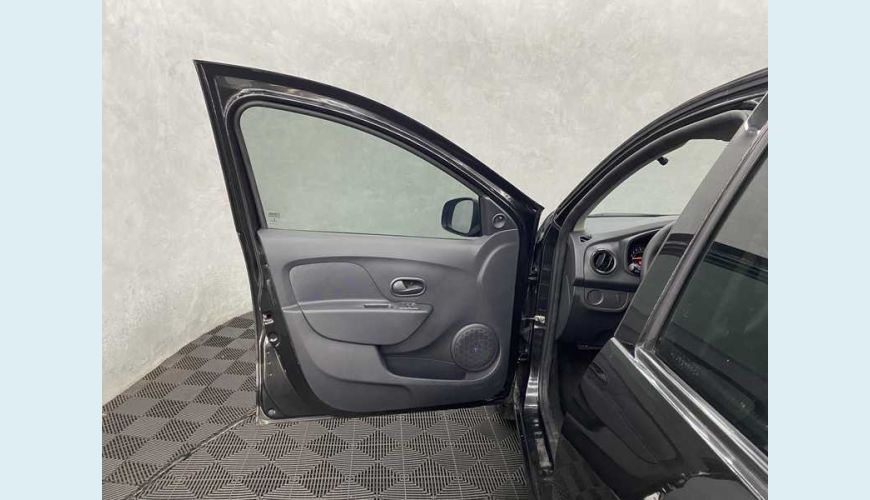 RENAULT LOGAN AUTHENTIQUE 1.0 12V FLEX MANUAL 4P - PRETO - 2020 Foto 9 (Grande)