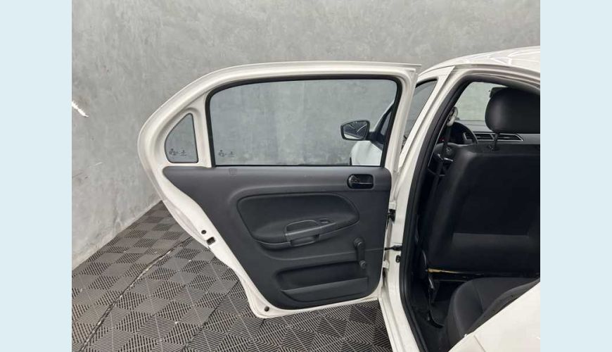 VOLKSWAGEN VOYAGE 1.0 MPI FLEX MANUAL 4P - BRANCO - 2023 Foto 9 (Grande)