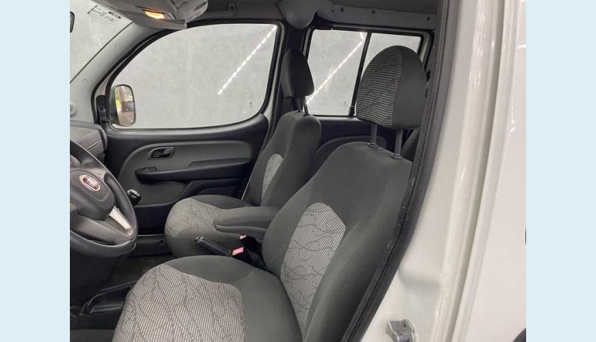 FIAT FIAT DOBLO ESSENCE 1.8 16V FLEX MANUAL 4P - BRANCO - 2020 Foto 9 (Grande)