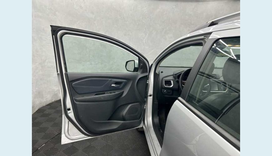 CHEVROLET SPIN PREMIER 1.8 FLEX AUT. 4P - PRATA - 2023 Foto 9 (Grande)