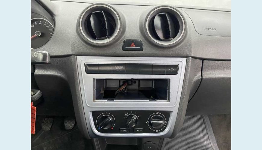 VOLKSWAGEN SAVEIRO ROBUST 1.6 MSI FLEX MANUAL 2P - BRANCO - 2018 Foto 9 (Grande)