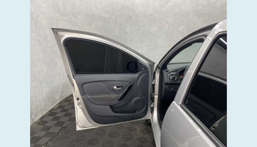 RENAULT RENAULT LOGAN ZEN 1.0 12V SCE FLEX MANUAL 4P - PRATA - 2020 Foto 9 (Grande)