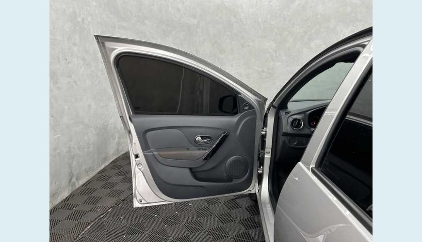 RENAULT LOGAN ZEN 1.0 12V FLEX MANUAL 4P - PRATA - 2021 Foto 9 (Grande)