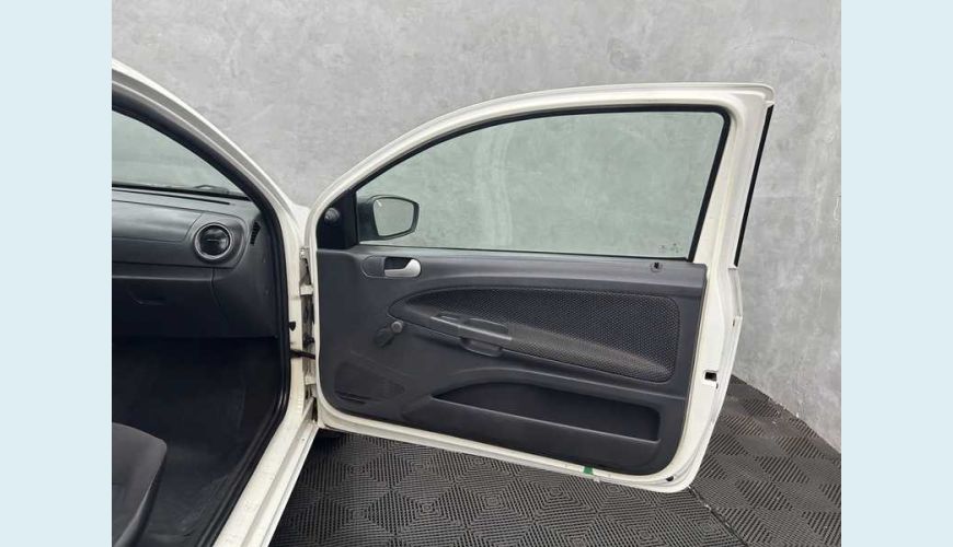 VOLKSWAGEN GOL TEC CITY 1.0 FLEX MANUAL 2P - BRANCO - 2015 Foto 9 (Grande)