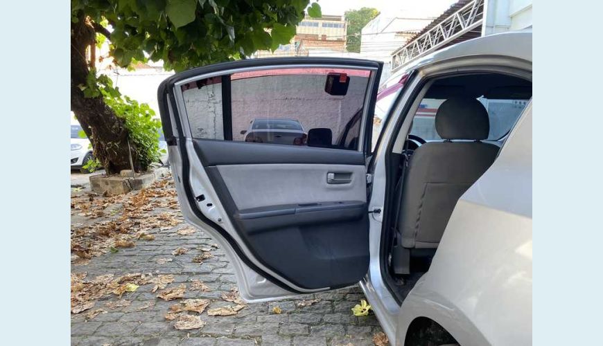 NISSAN NISSAN SENTRA 2.0 16V FLEX MANUAL 4P - PRATA - 2013 Foto 9 (Grande)