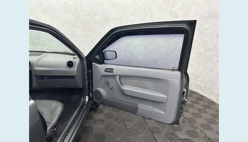 VOLKSWAGEN GOL 1.0 TEC FLEX MANUAL 2P - CINZA - 2013 Foto 9 (Grande)
