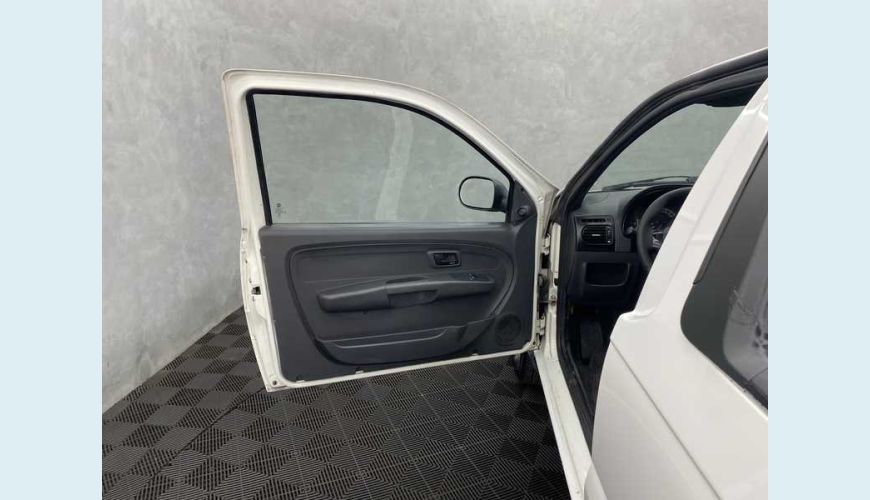 FIAT STRADA HARD WORKING 1.4 FLEX MANUAL 2P - BRANCO - 2020 Foto 9 (Grande)