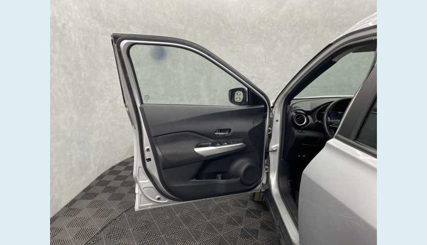 NISSAN KICKS SV 1.6 FLEX AUT. 4P - PRATA - 2018 Foto 9 (Grande)