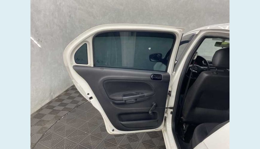VOLKSWAGEN VOYAGE 1.6 FLEX MANUAL 4P - BRANCO - 2022 Foto 9 (Grande)