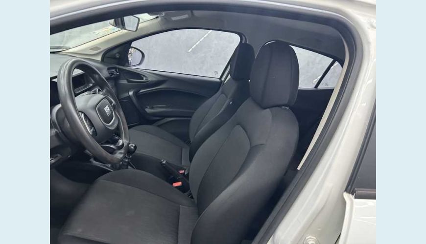 FIAT ARGO 1.0 FLEX MANUAL 4P - BRANCO - 2023 Foto 9 (Grande)