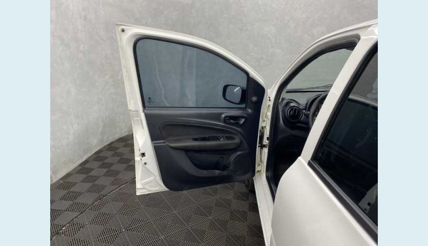 FIAT UNO ATTRACTIVE 1.0 FLEX MANUAL 4P - BRANCO - 2021 Foto 9 (Grande)
