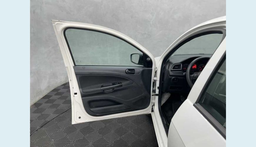 VOLKSWAGEN VOYAGE 1.0 MPI FLEX MANUAL 4P - BRANCO - 2023 Foto 9 (Grande)