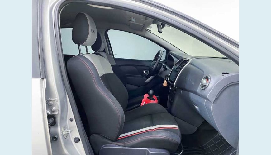 RENAULT SANDERO RS 2.0 16V FLEX MANUAL 4P - PRATA - 2016 Foto 9 (Grande)