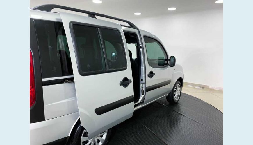 FIAT FIAT DOBLO ESSENCE 1.8 7L FLEX MANUAL 4P - VERMELHO - 2019 Foto 9 (Grande)