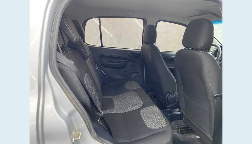 FIAT UNO ATTRACTIVE 1.0 FLEX MANUAL 4P - PRATA - 2021 Foto 9 (Grande)