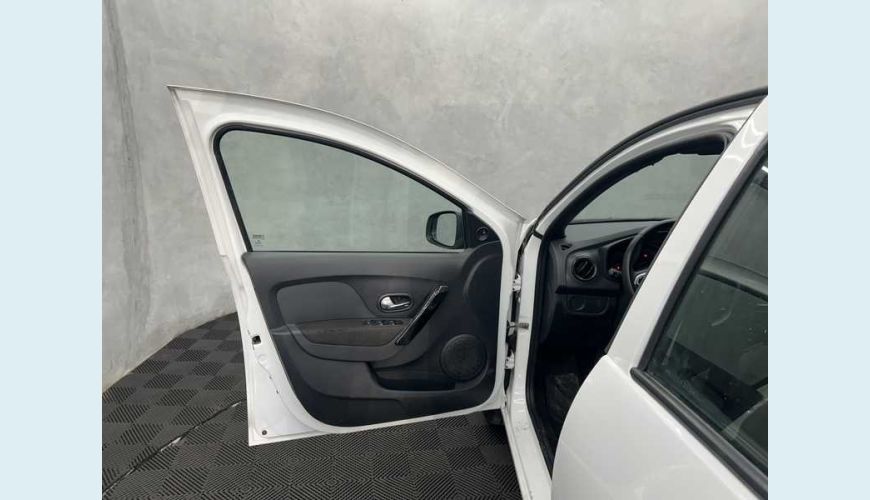RENAULT LOGAN ZEN 1.6 16V FLEX MANUAL 4P - BRANCO - 2022 Foto 9 (Grande)