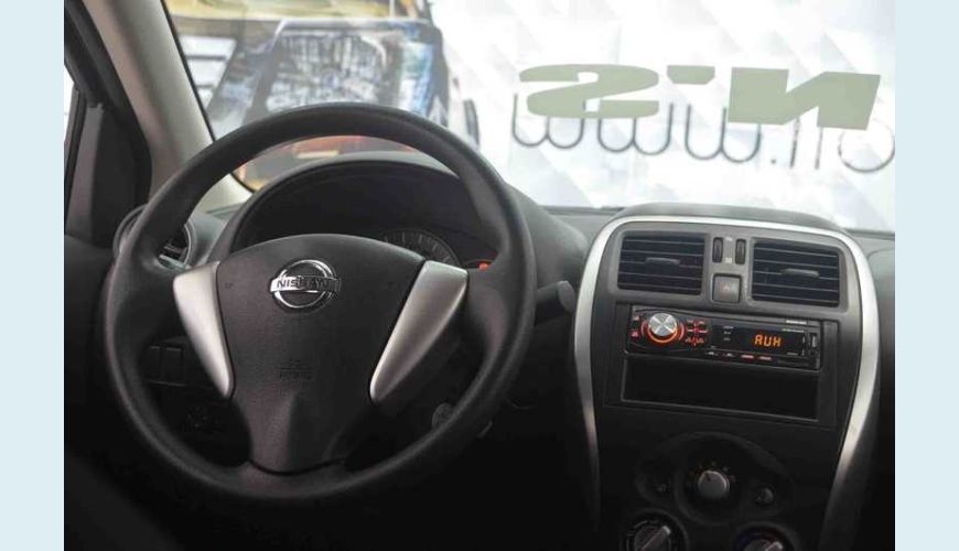 NISSAN VERSA 1.0 12V FLEX MANUAL 4P - PRETO - 2017 Foto 9 (Grande)