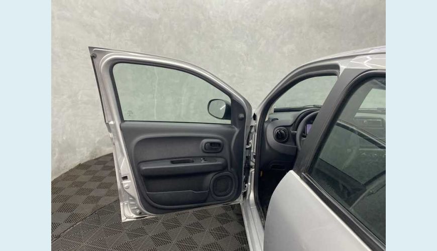 FIAT MOBI LIKE 1.0 FLEX MANUAL 4P - PRATA - 2022 Foto 9 (Grande)