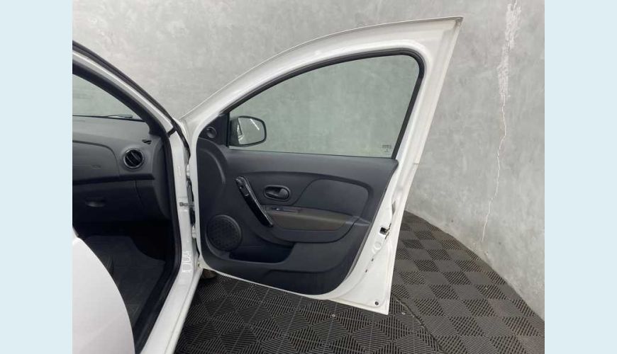 RENAULT LOGAN ZEN 1.0 12V FLEX MANUAL 4P - BRANCO - 2023 Foto 9 (Grande)