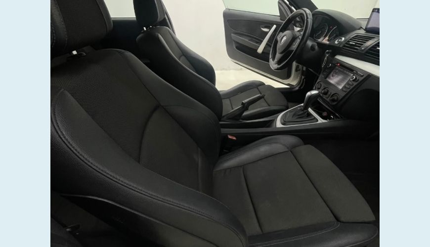 BMW BMW 118IA 2.0 16V 136CV GASOLINA AUT. 3P - BRANCO - 2012 Foto 9 (Grande)