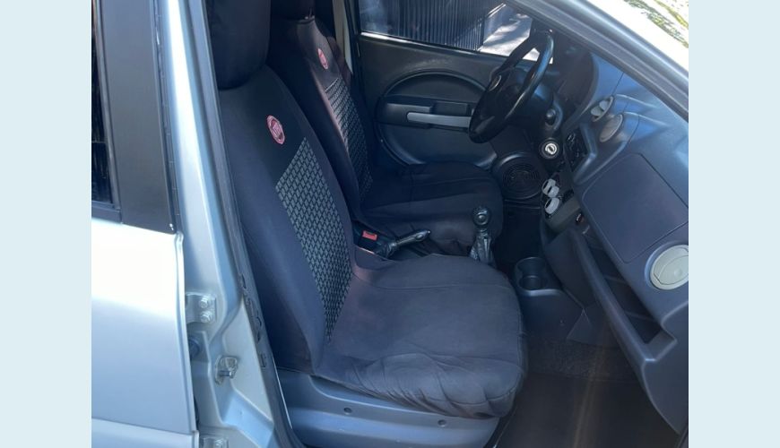 FIAT FIAT UNO VIVACE CELEB. 1.0 EVO 8V FLEX MANUAL 4P - CINZA - 2011 Foto 9 (Grande)