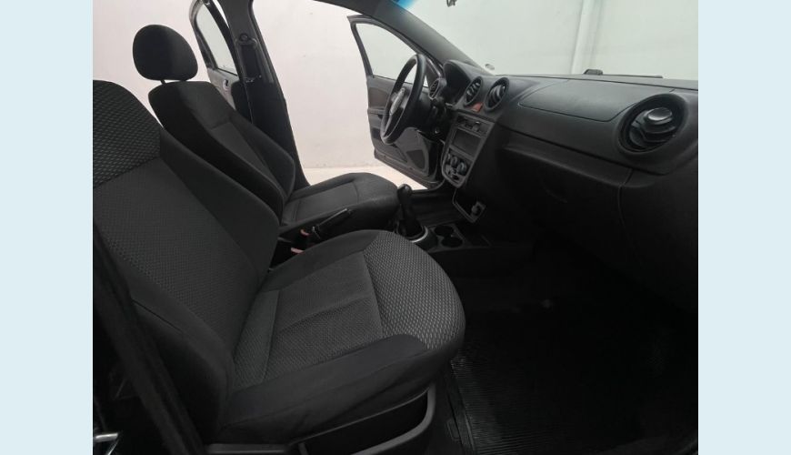 VOLKSWAGEN VOLKSWAGEN GOL COMFORTLINE 1.0 T FLEX 8V MANUAL 4P - PRETO - 2012 Foto 9 (Grande)