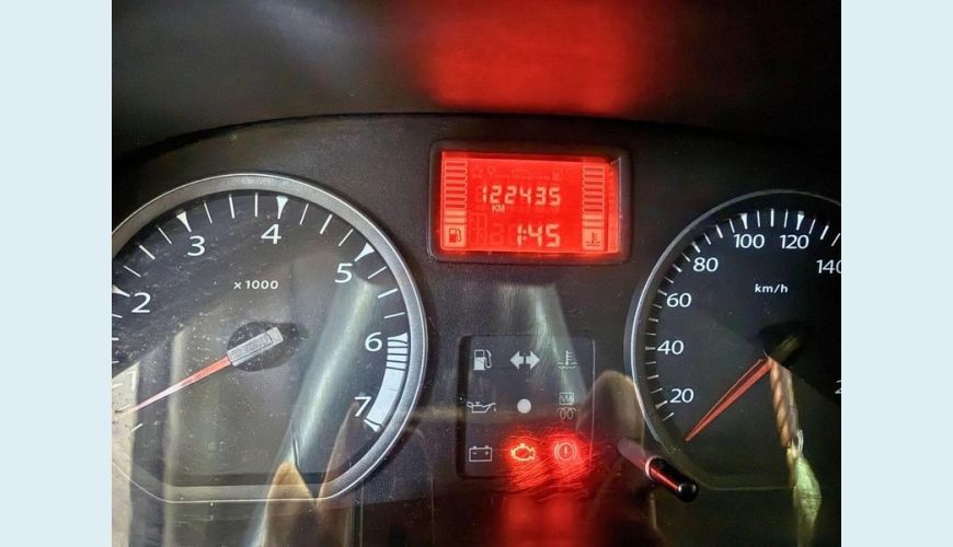 RENAULT DUSTER E 1.6 FLEX MANUAL 4P - BRANCO - 2015 Foto 9 (Grande)