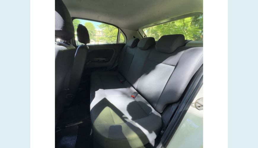 VOLKSWAGEN GOL - BRANCO - 2021 Foto 9 (Grande)