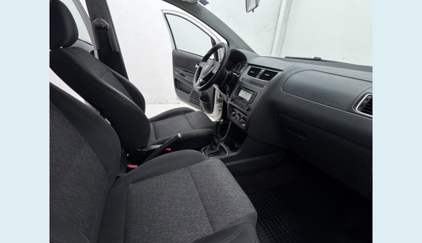 VOLKSWAGEN FOX 1.6 MI TOTAL FLEX 8V 5P - BRANCO - 2014 Foto 9 (Grande)