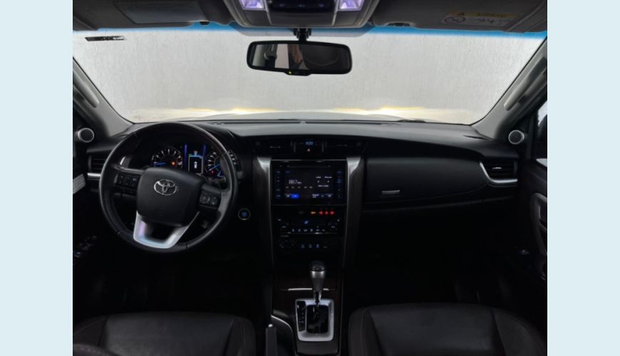 TOYOTA HILUX SW4 - PRATA - 2016 Foto 9 (Grande)