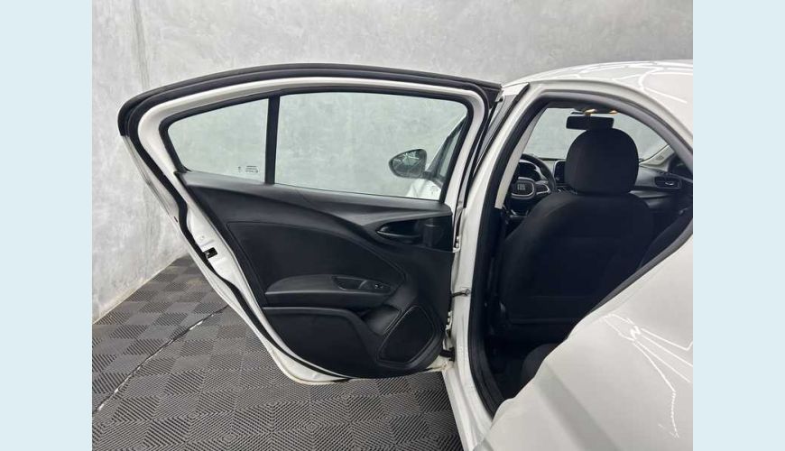 FIAT CRONOS DRIVE 1.0 (FLEX) MT - BRANCO - 2023 Foto 9 (Grande)