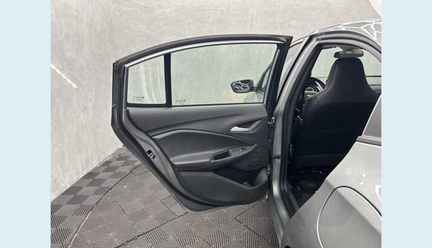 CHEVROLET ONIX PLUS LTZ 1.0 TURBO (AUT.) - PRATA - 2025 Foto 9 (Grande)