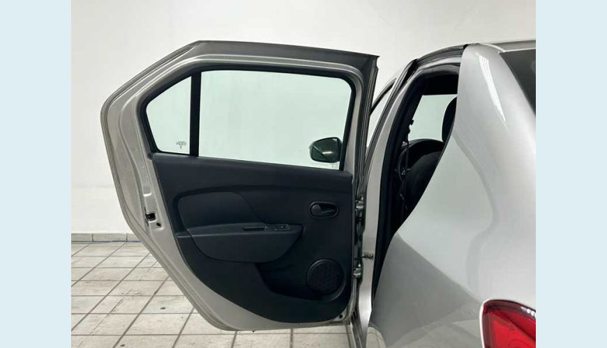 RENAULT LOGAN ZEN 1.0 - PRATA - 2024 Foto 9 (Grande)