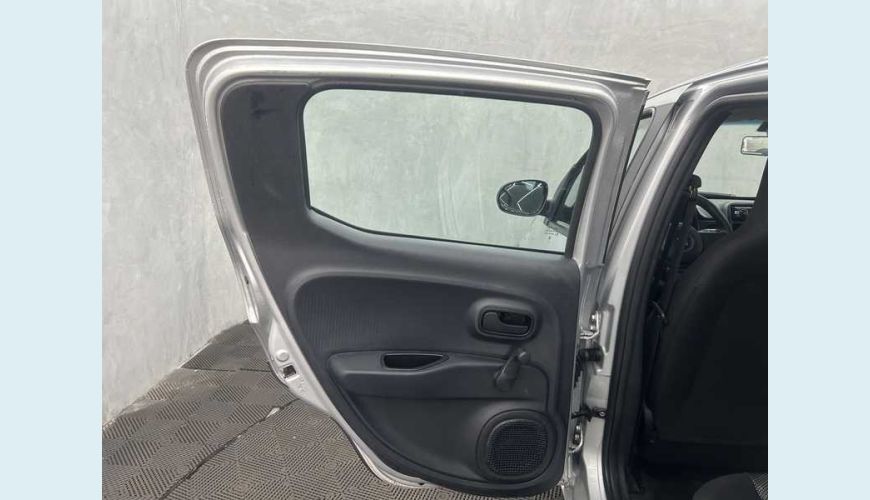 FIAT MOBI LIKE 1.0 - PRATA - 2024 Foto 9 (Grande)