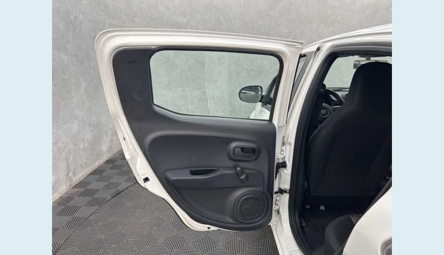 FIAT MOBI LIKE 1.0 (FLEX) - BRANCO - 2022 Foto 9 (Grande)