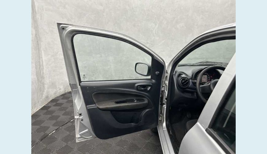 FIAT UNO ATTRACTIVE 1.0 8V (FLEX) 4P - PRATA - 2020 Foto 9 (Grande)