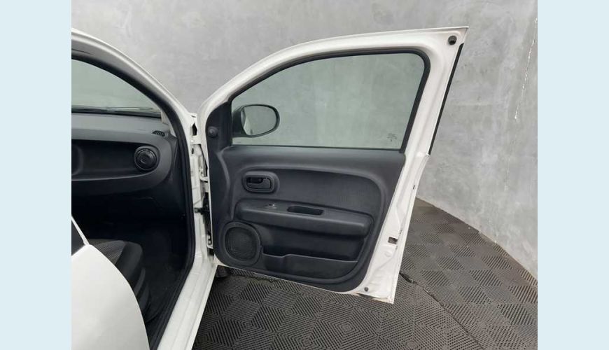 FIAT MOBI LIKE 1.0 (FLEX) - BRANCO - 2023 Foto 9 (Grande)