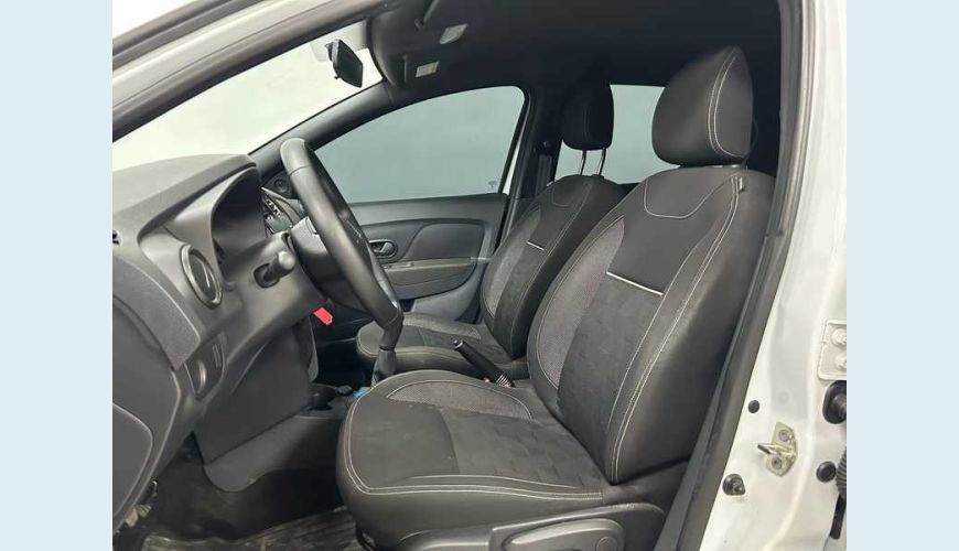 RENAULT LOGAN ZEN 1.0 - BRANCO - 2025 Foto 9 (Grande)