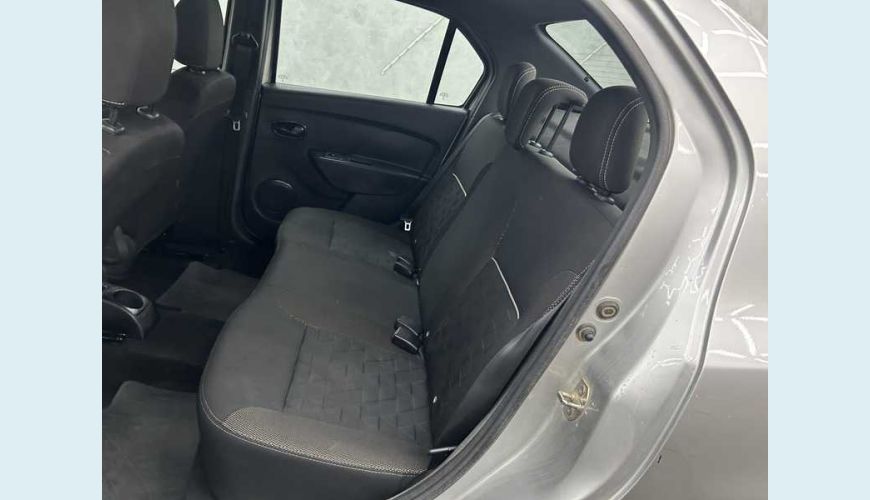 RENAULT LOGAN ZEN 1.0 - PRATA - 2024 Foto 9 (Grande)
