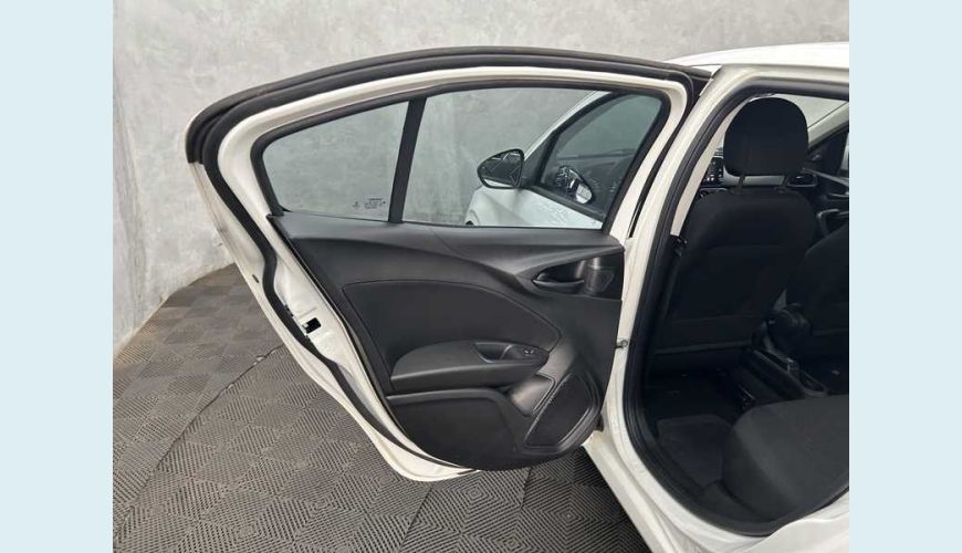 FIAT CRONOS DRIVE 1.3 (FLEX) MT - BRANCO - 2023 Foto 9 (Grande)