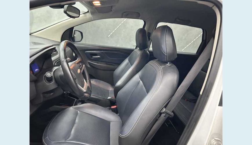 CHEVROLET SPIN PREMIER 1.8 (AUT.) - BRANCO - 2023 Foto 9 (Grande)