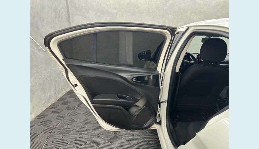 FIAT CRONOS DRIVE 1.3 S-DESIGN (FLEX) - BRANCO - 2022 Foto 9 (Grande)