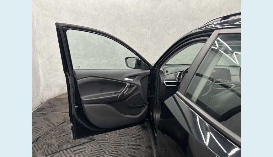 CHEVROLET TRACKER LTZ 1.0 TURBO (AUT.) - PRETO - 2025 Foto 9 (Grande)